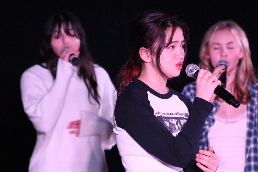 Pacifica Acappella Shelly