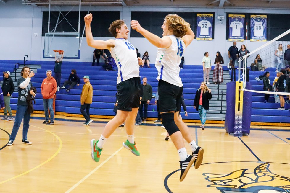 Pacifica Boys Volleyball Hi5