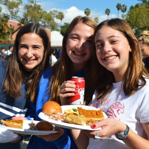 students at Thanksgiving dinner